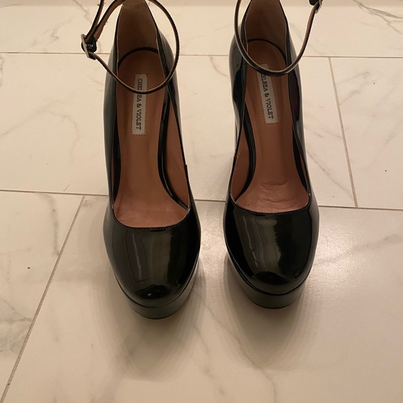 Chelsea and Violet Black heels - Picture 4 of 4
